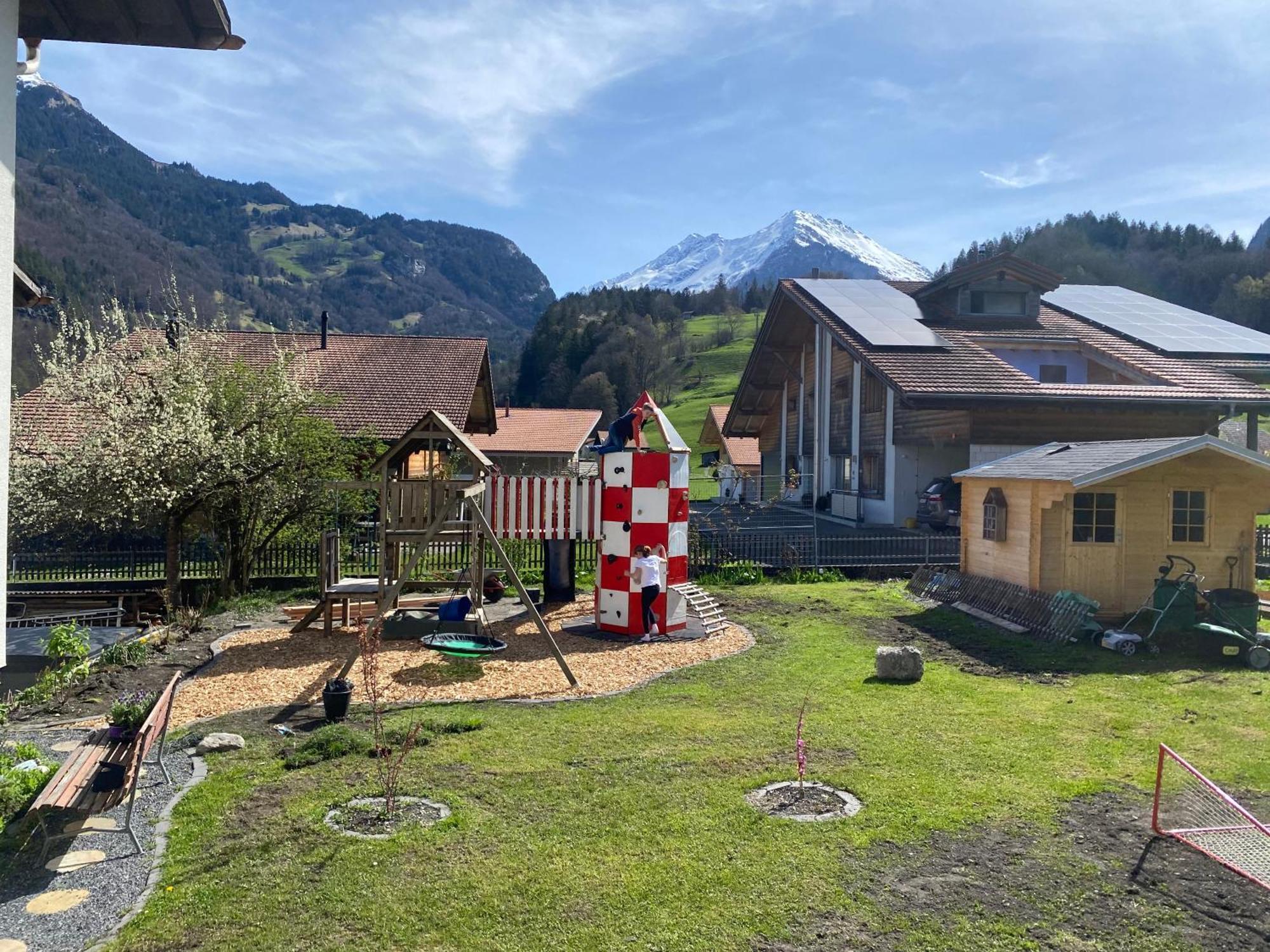 Spring Inn Apartments Meiringen Exterior foto